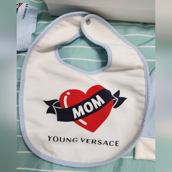 Authentic VERSACE YOUNG BABY SET 12M - Picture 7 of 8